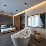 Excellence Hotel 4*